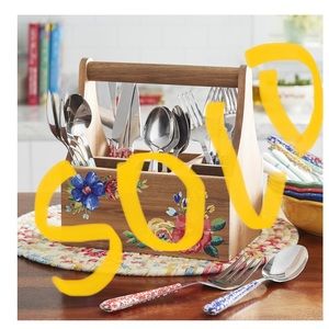 ❌SOLD❌. The Pioneer Woman 27-Piece Flatware Caddy